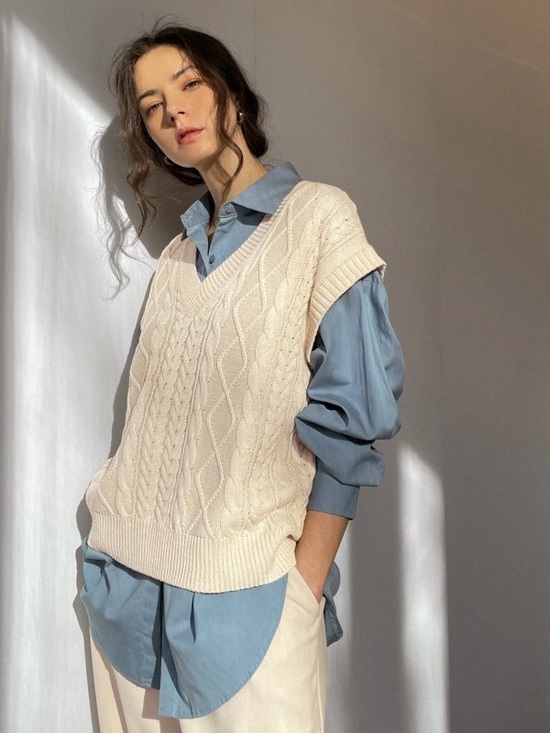 OAK + FORT Sweaters - OAK + FORT Cream Cable-Knit V-Neck Sweater Vest